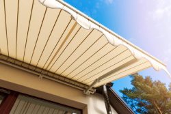retractable awning